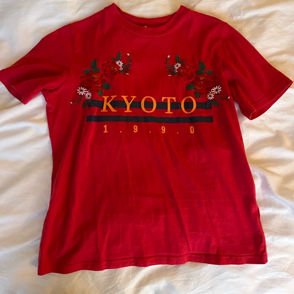 Urban Outfitters T-Shirt - Picture 1 of 3